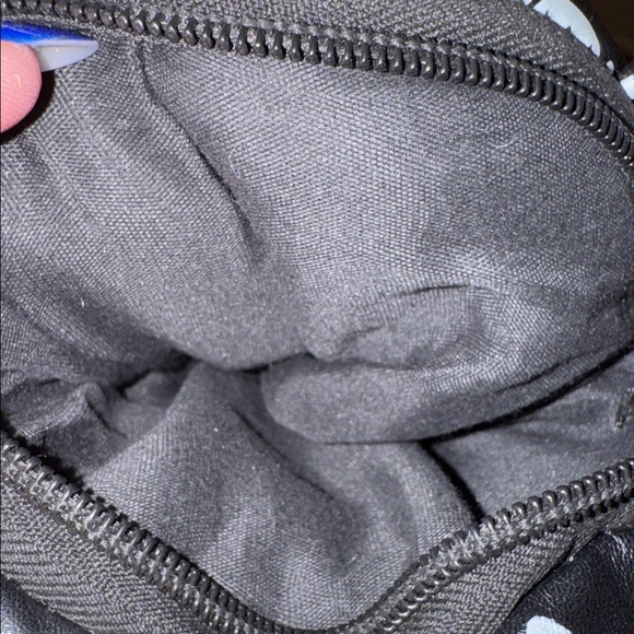 Graffiti Bear Phone Shoulder or Top Handle Bag - Picture 3 of 7